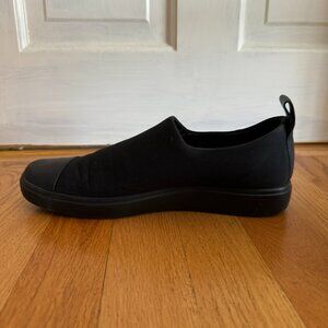 ECCO Black Slip-On Shoes - Size 8.5